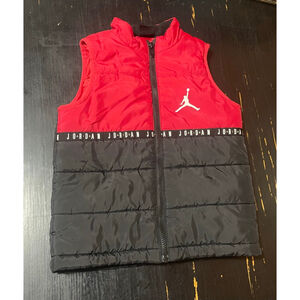 Boys Jordan Puffer Vest size 6-7 Red Black